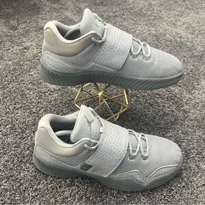 Jordan J23 Shoes Men’s Size 11 Wolf Gray 854557-013 Nike Sneakers Jumpman Logo
